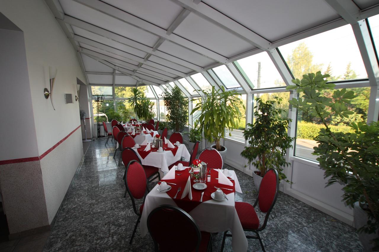 Hotel Buergerhof Hohenstein-Ernstthal Bagian luar foto