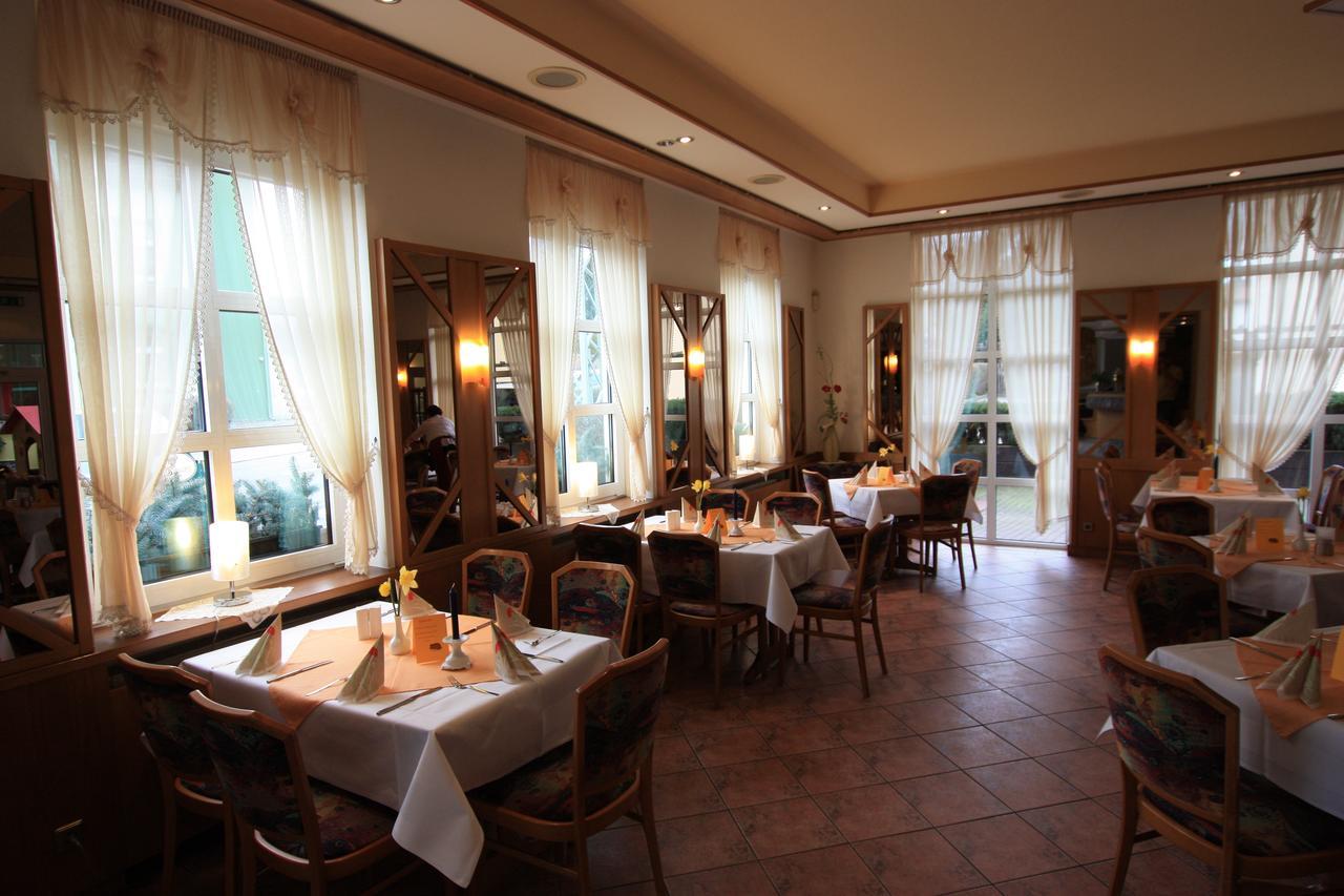 Hotel Buergerhof Hohenstein-Ernstthal Bagian luar foto