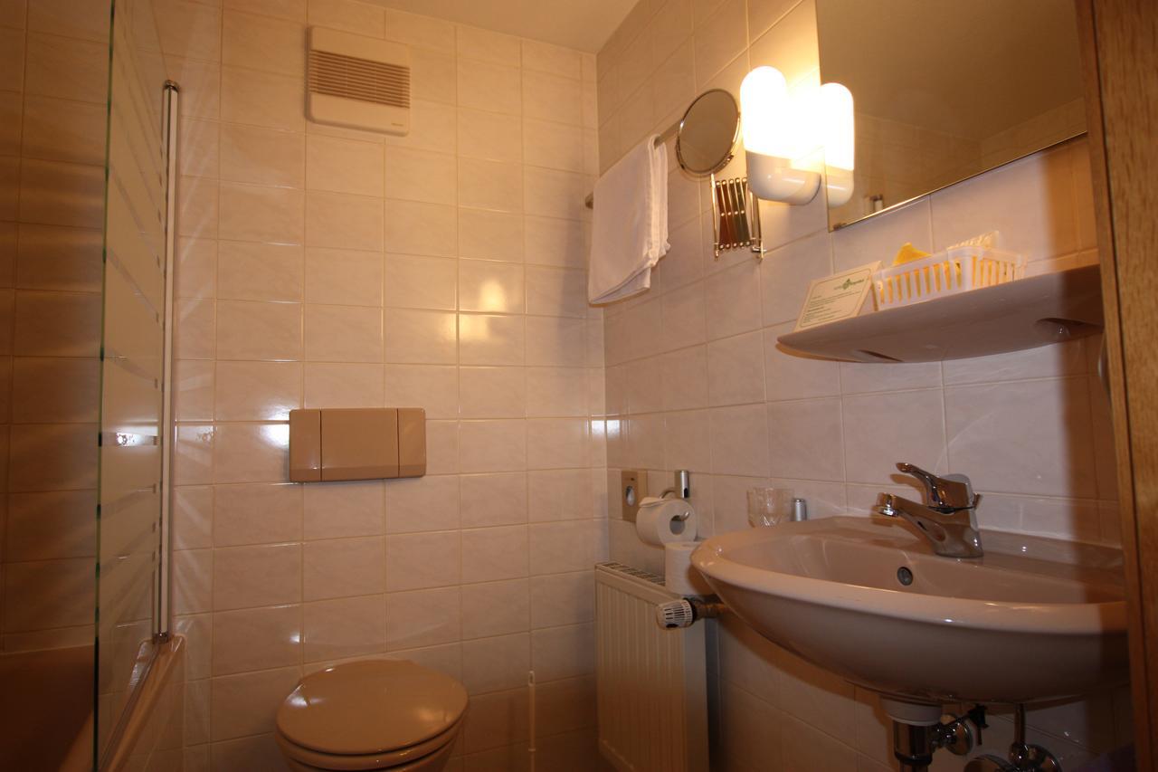 Hotel Buergerhof Hohenstein-Ernstthal Bagian luar foto