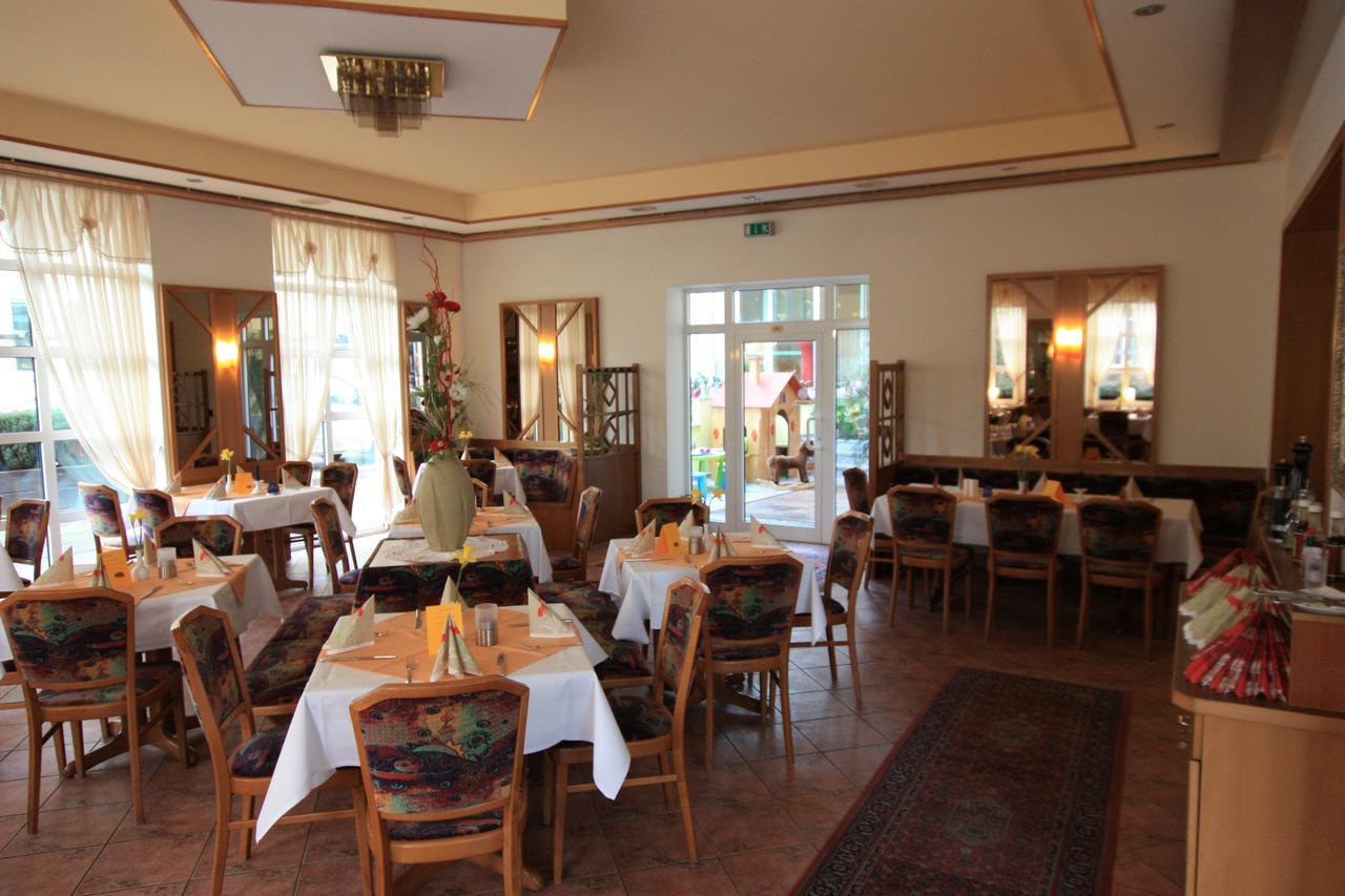 Hotel Buergerhof Hohenstein-Ernstthal Bagian luar foto