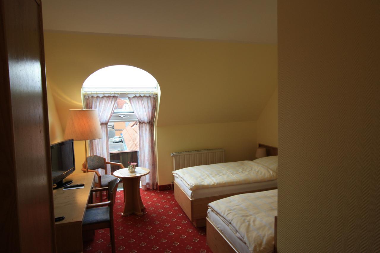 Hotel Buergerhof Hohenstein-Ernstthal Bagian luar foto