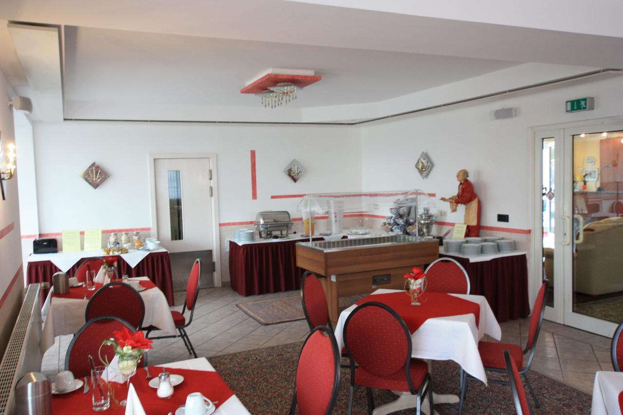 Hotel Buergerhof Hohenstein-Ernstthal Bagian luar foto