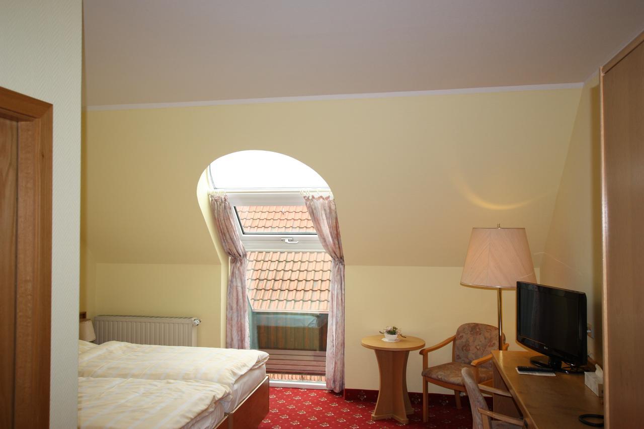 Hotel Buergerhof Hohenstein-Ernstthal Bagian luar foto