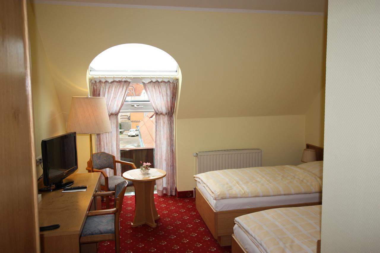 Hotel Buergerhof Hohenstein-Ernstthal Bagian luar foto