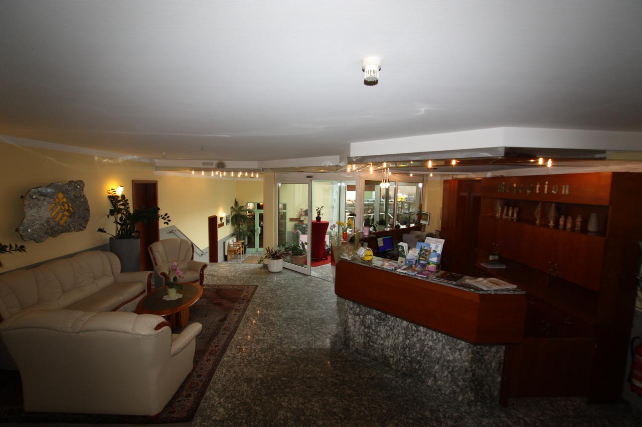 Hotel Buergerhof Hohenstein-Ernstthal Bagian luar foto