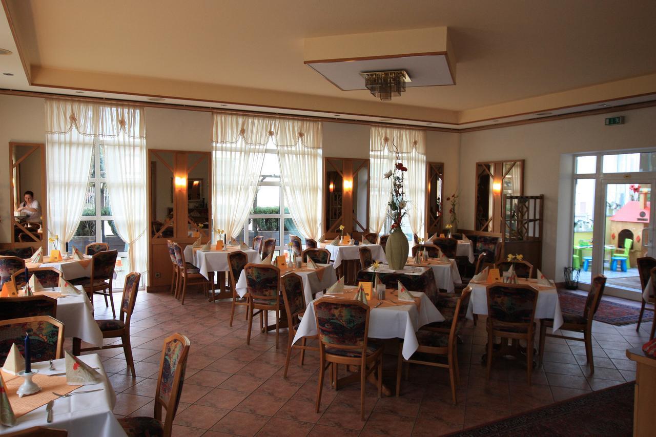 Hotel Buergerhof Hohenstein-Ernstthal Bagian luar foto