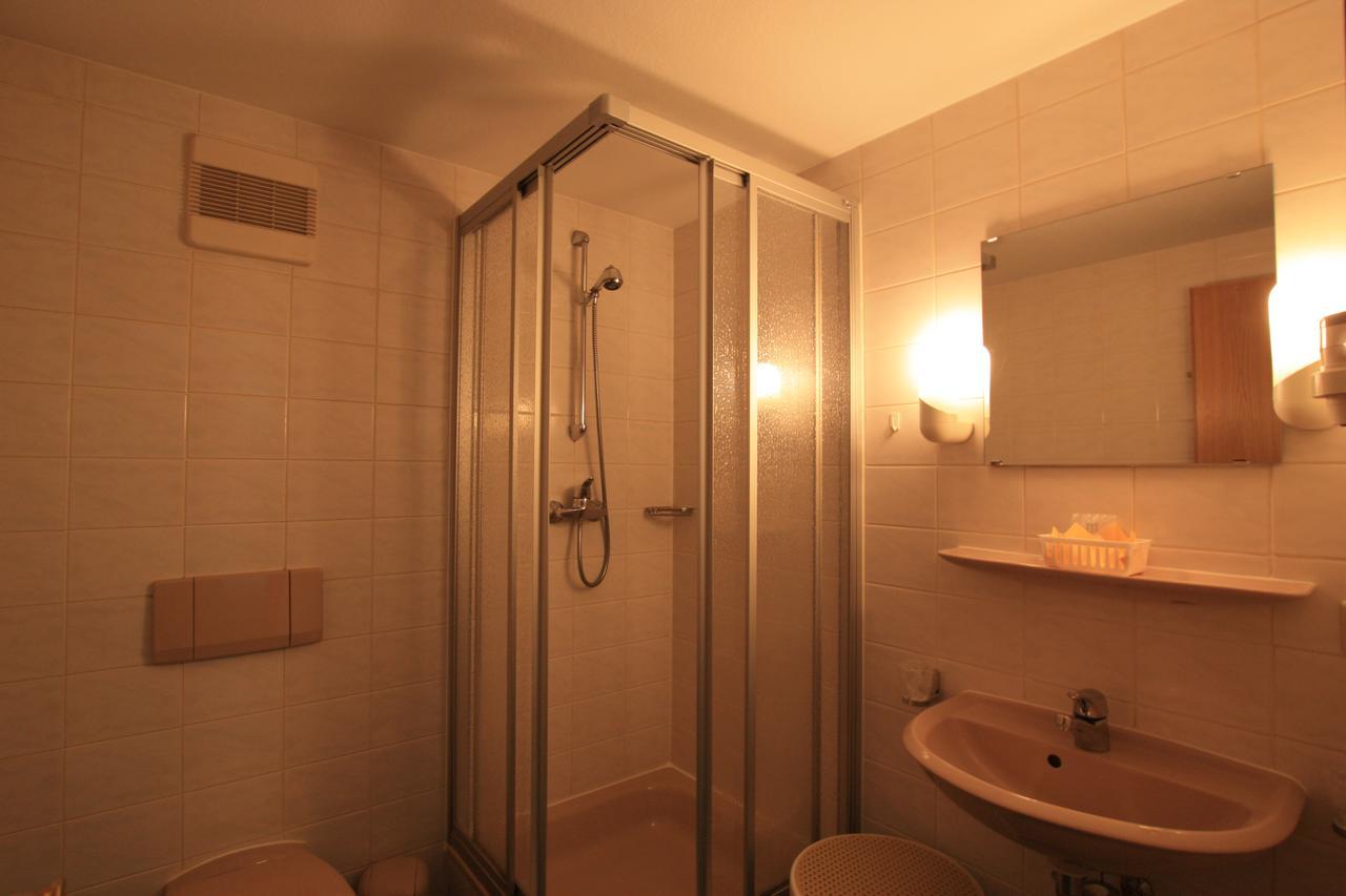 Hotel Buergerhof Hohenstein-Ernstthal Bagian luar foto